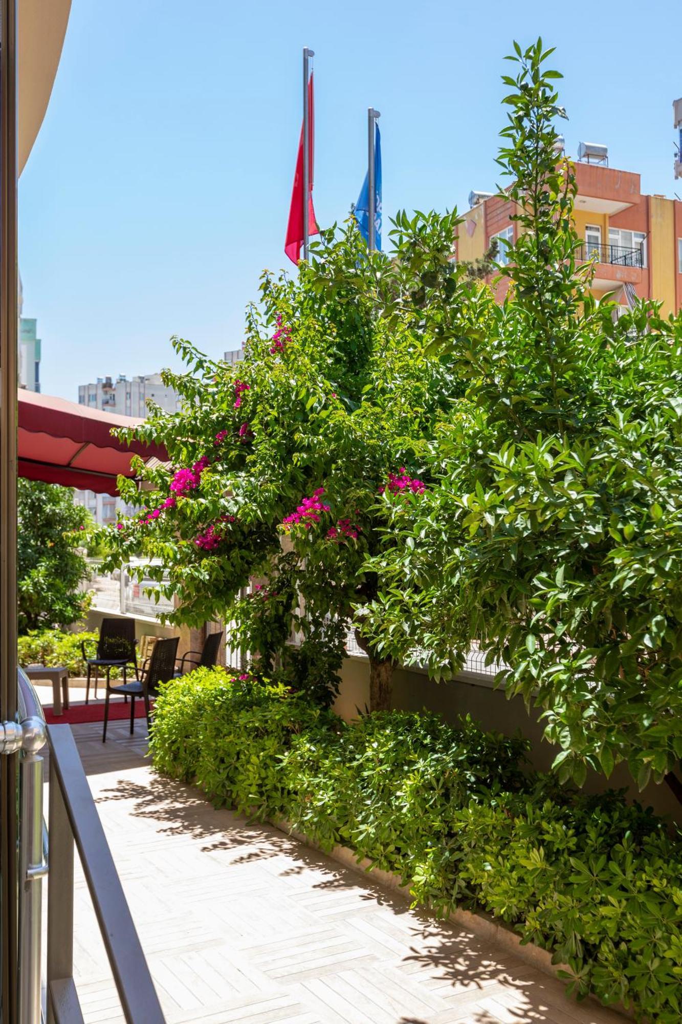 Toprak Apart Otel Antalya Exteriör bild